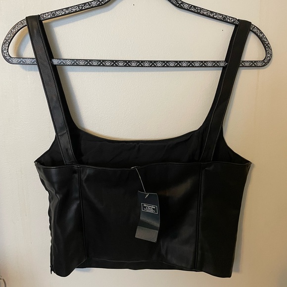 NWT Abercrombie and Fitch Crop Top M - Picture 3 of 4